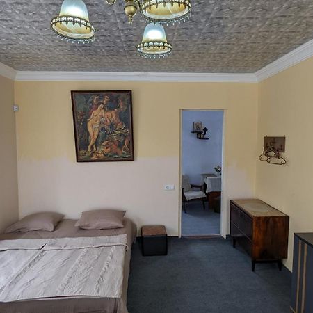 Mano'S Guest House Кобулети Экстерьер фото