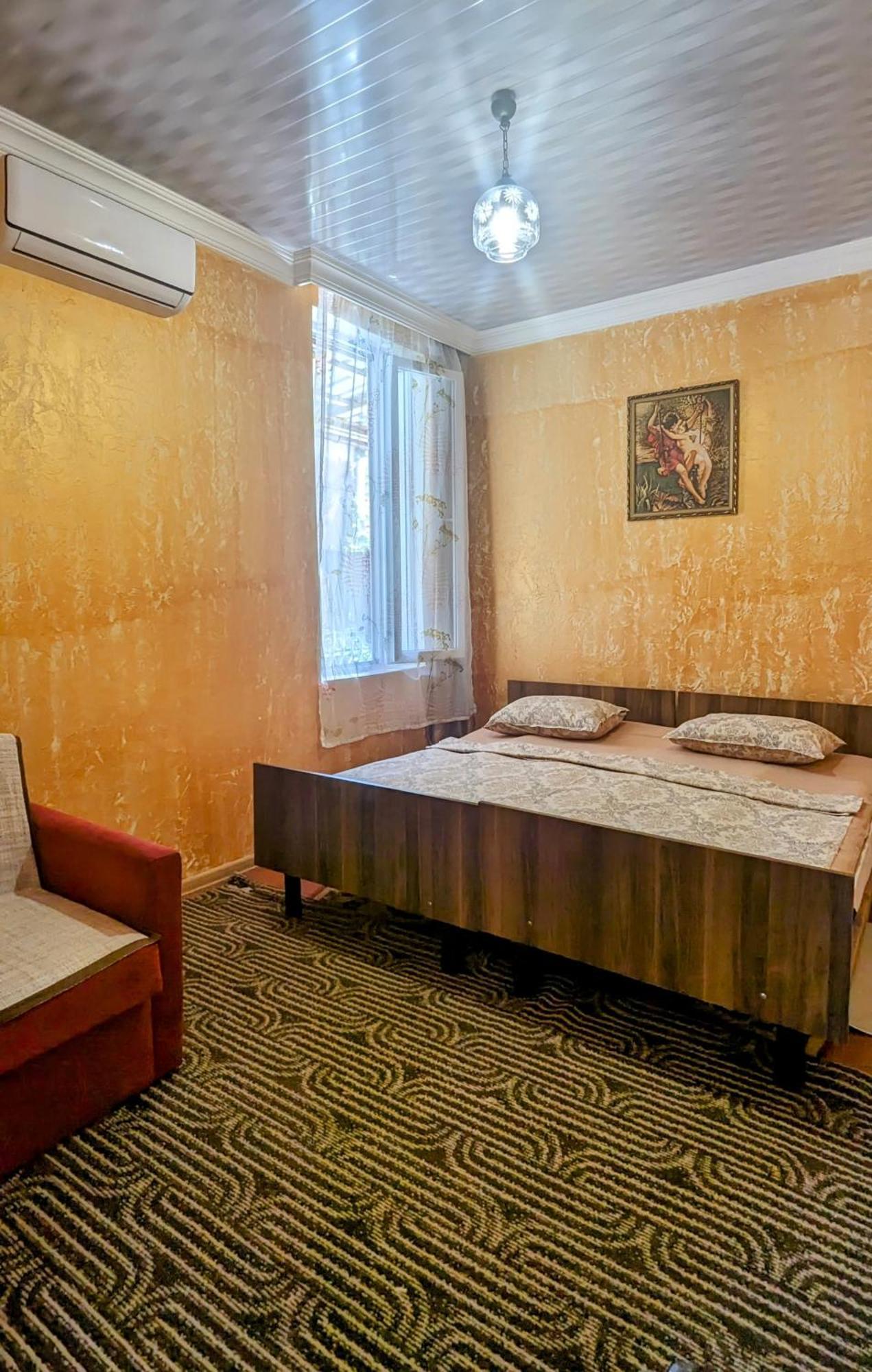 Mano'S Guest House Кобулети Экстерьер фото