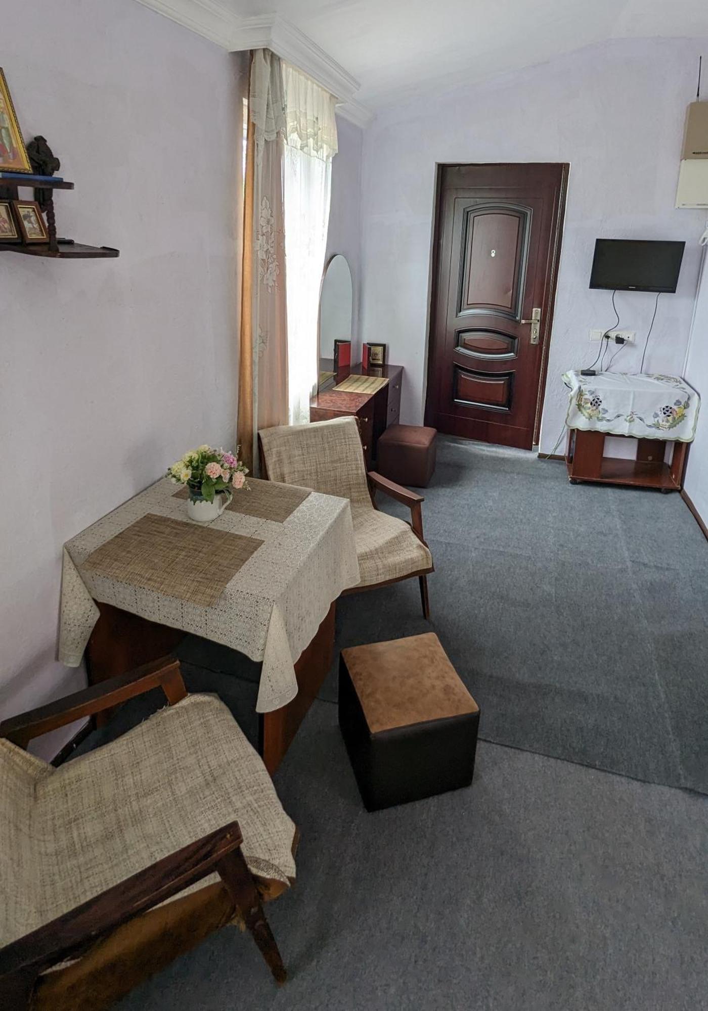 Mano'S Guest House Кобулети Экстерьер фото