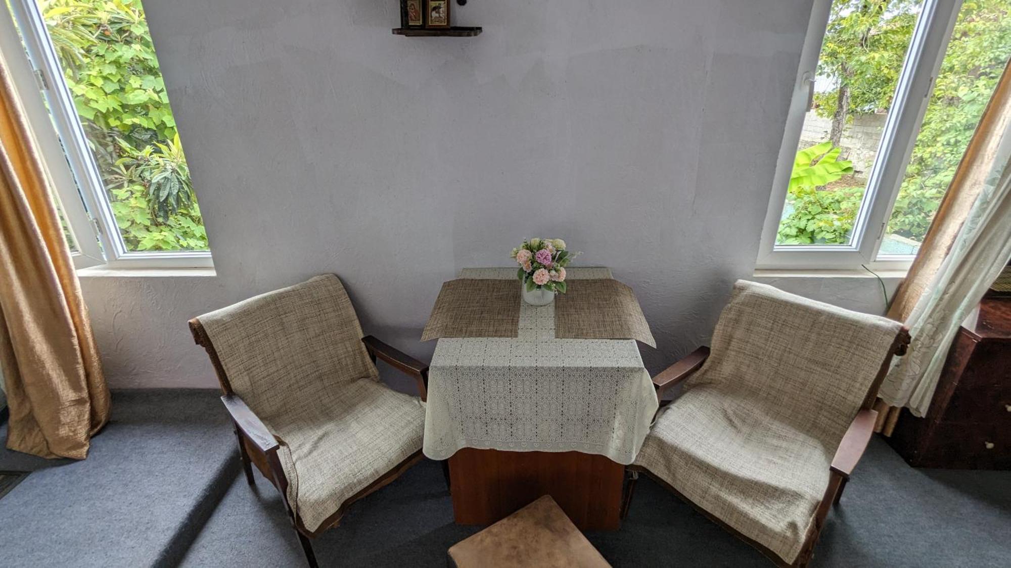 Mano'S Guest House Кобулети Экстерьер фото