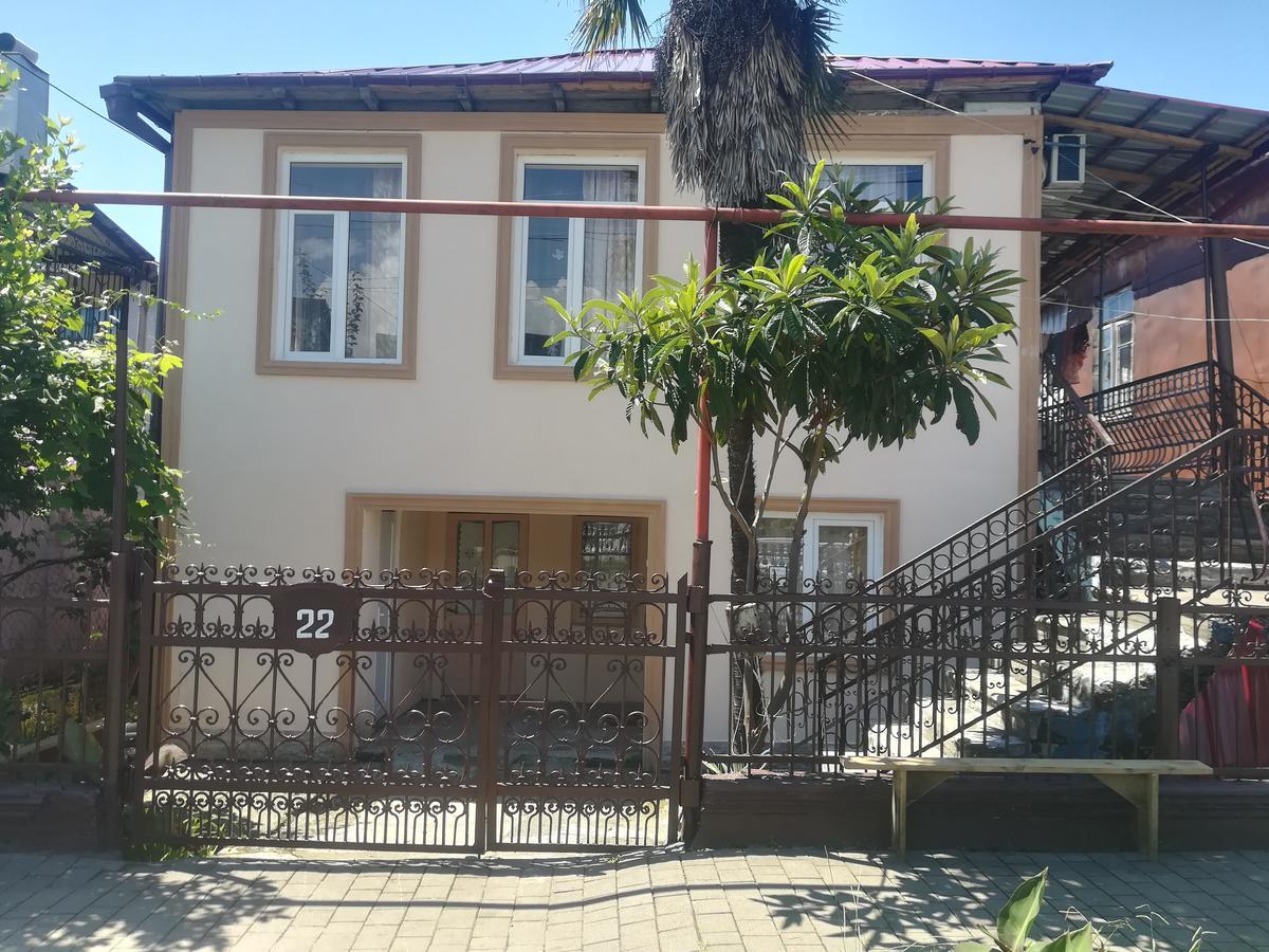 Mano'S Guest House Кобулети Экстерьер фото