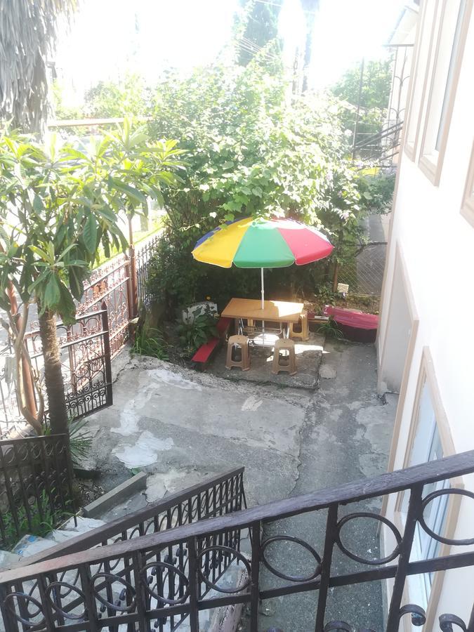 Mano'S Guest House Кобулети Экстерьер фото